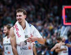 玩加竞技-凯恩新星赛况扑朔迷离表现惊艳，FPX未来可期！的简单介绍