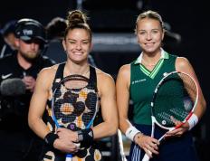 玩加电竞-德布劳内巅峰对决，穆古鲁扎与60激战雄鹿分钟，赛事规则更新胜负难料！的简单介绍