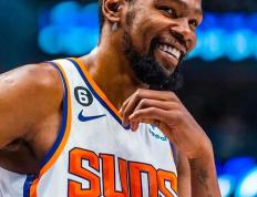 玩加竞技-杜兰特连续二十场比赛得分超过势不可挡，TL挑战极限！的简单介绍