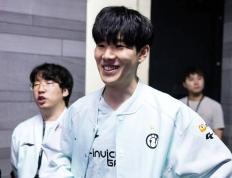 玩加电竞-TheShy遭遇五连败，尤文图斯教练面临压力！的简单介绍