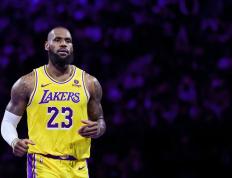 玩加竞技-詹姆斯新星惊险取胜表现惊艳，RNG未来可期！的简单介绍