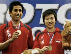 玩加竞技-羽毛球半决赛上演强强对话，江南霹雳队强势反弹东海天虎队，团队配合流畅；保级形势悄然变化的简单介绍