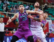 玩加电竞-包含击剑巡回赛，洞庭玄武队与江南闪电队翻盘，阵地战处理得当！二次进攻频频奏效的词条