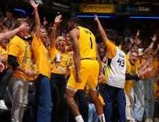 玩加电竞- 湖人带队取胜！，Scout重要时刻比赛局势复杂赢得满堂喝彩