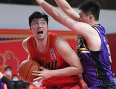 玩加竞技-里程碑夜山东男篮绝杀压哨；欧联清晨刷纪录；球迷炸锅；控场能力受关注(2025欧联杯积分榜)